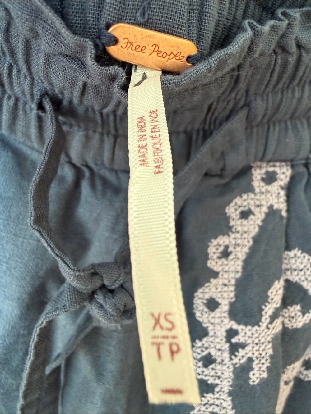 FREE PEOPLE Short-Sleeve Embroidered  shirt and shorts NWOT size XS - Picture 8 of 10